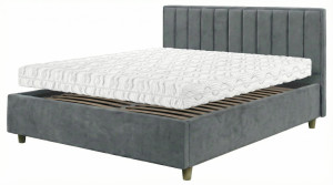 Pat Monaco în set cu salteaua Arlon London 15