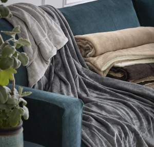 Cuvertura Blanket Double Soft S.Oliver 150 x 200 cm Anthracite/Light grey