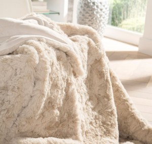 Покрывало Blanket Fur Bugatti 150 x 200 см White/Creme
