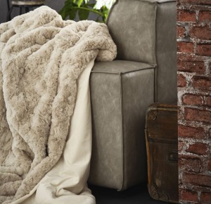 Покрывало Blanket Fur Bugatti 150 x 200 см White/Creme