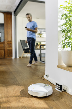 Робот пылесос Karcher RCV 3 